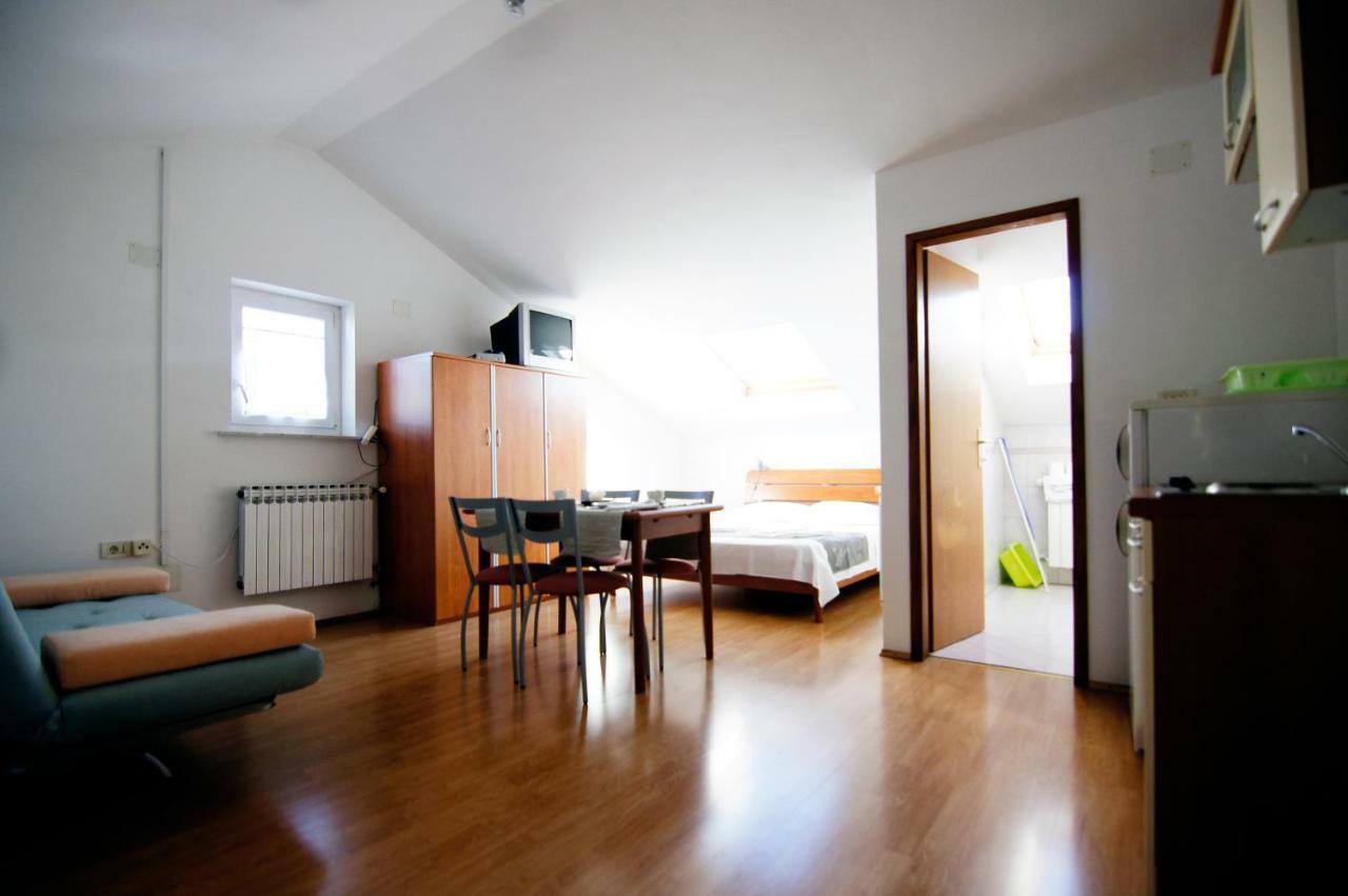Apartments Ida Cres Exterior photo